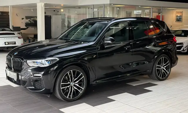 BMW X5 view 2