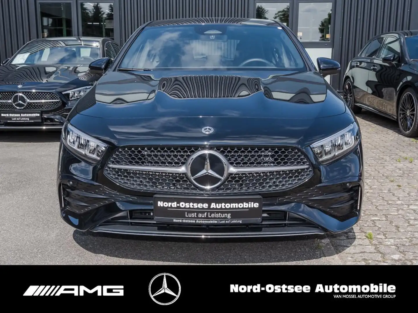 Mercedes-Benz A 200 AMG ADV.+ KEYLESS LED DISTRONIC KAMERA SHZ Zwart - 2