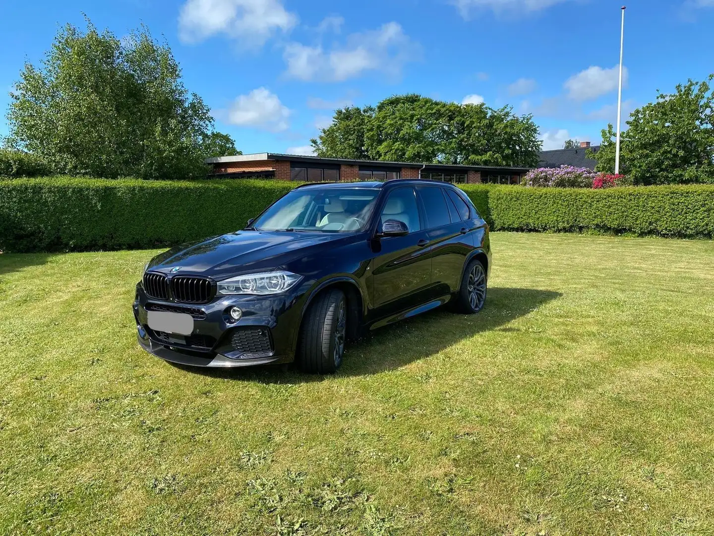 BMW X5 xDrive40d M-PAKET*CARBON*/HUD/PANO/R-CAM*VOLL Schwarz - 2