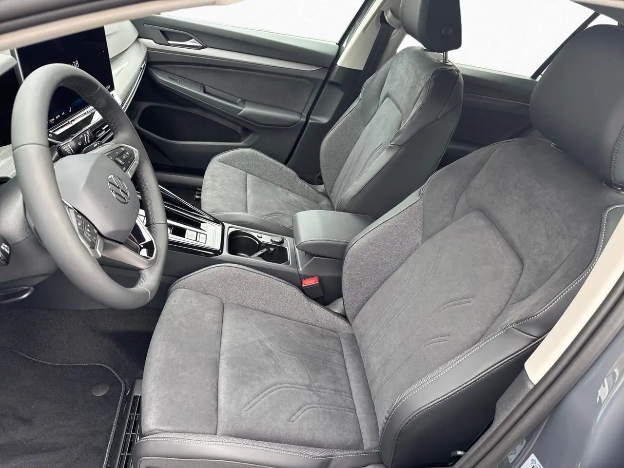 Volkswagen Golf Style 1,5l eTSI 150PS DSG*AHK*NAVI*Area Vie 8