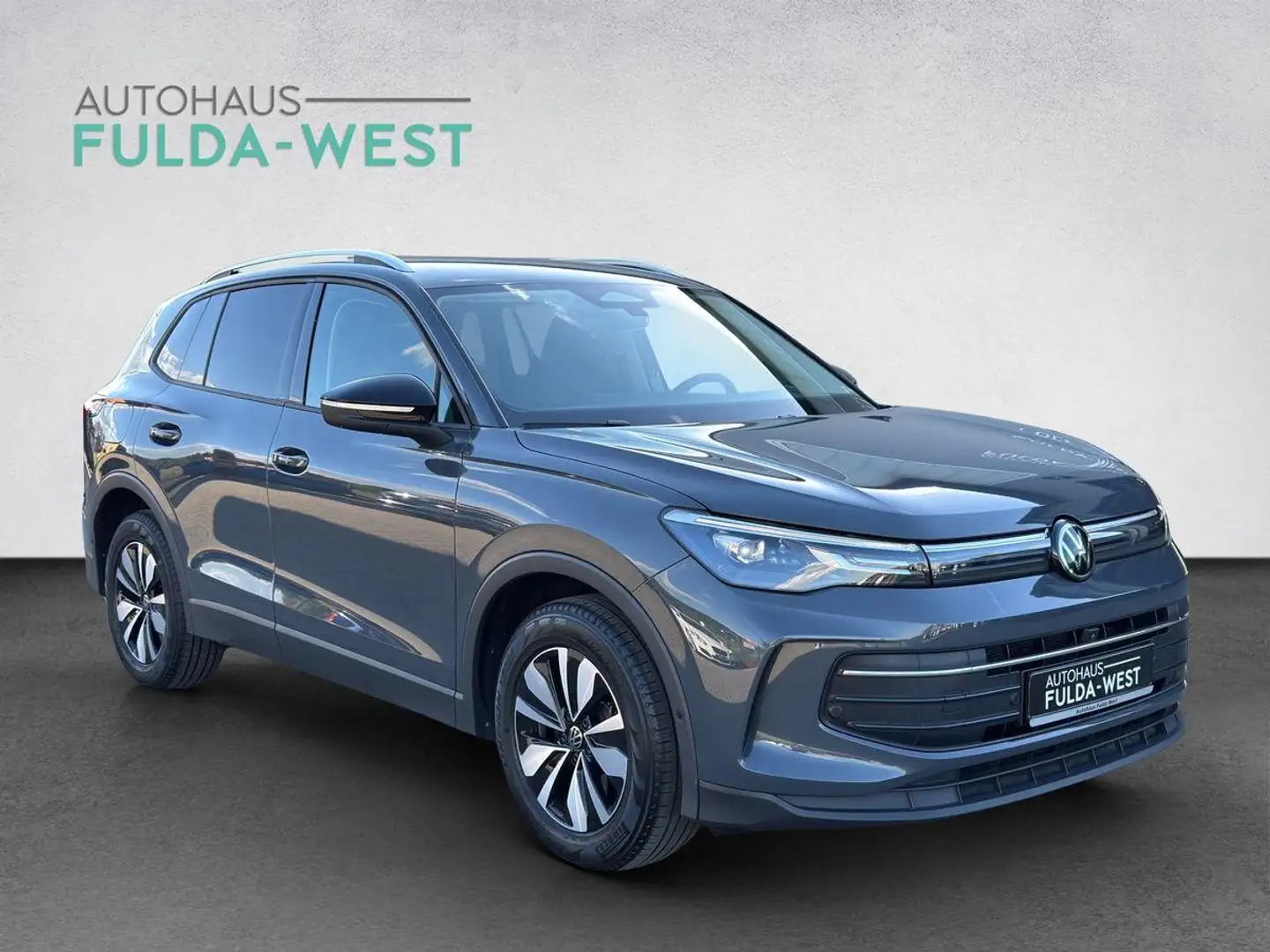 Volkswagen Tiguan 2.0 TDI Goal neuesMod. Virtual 360Cam AHK Grijs - 2