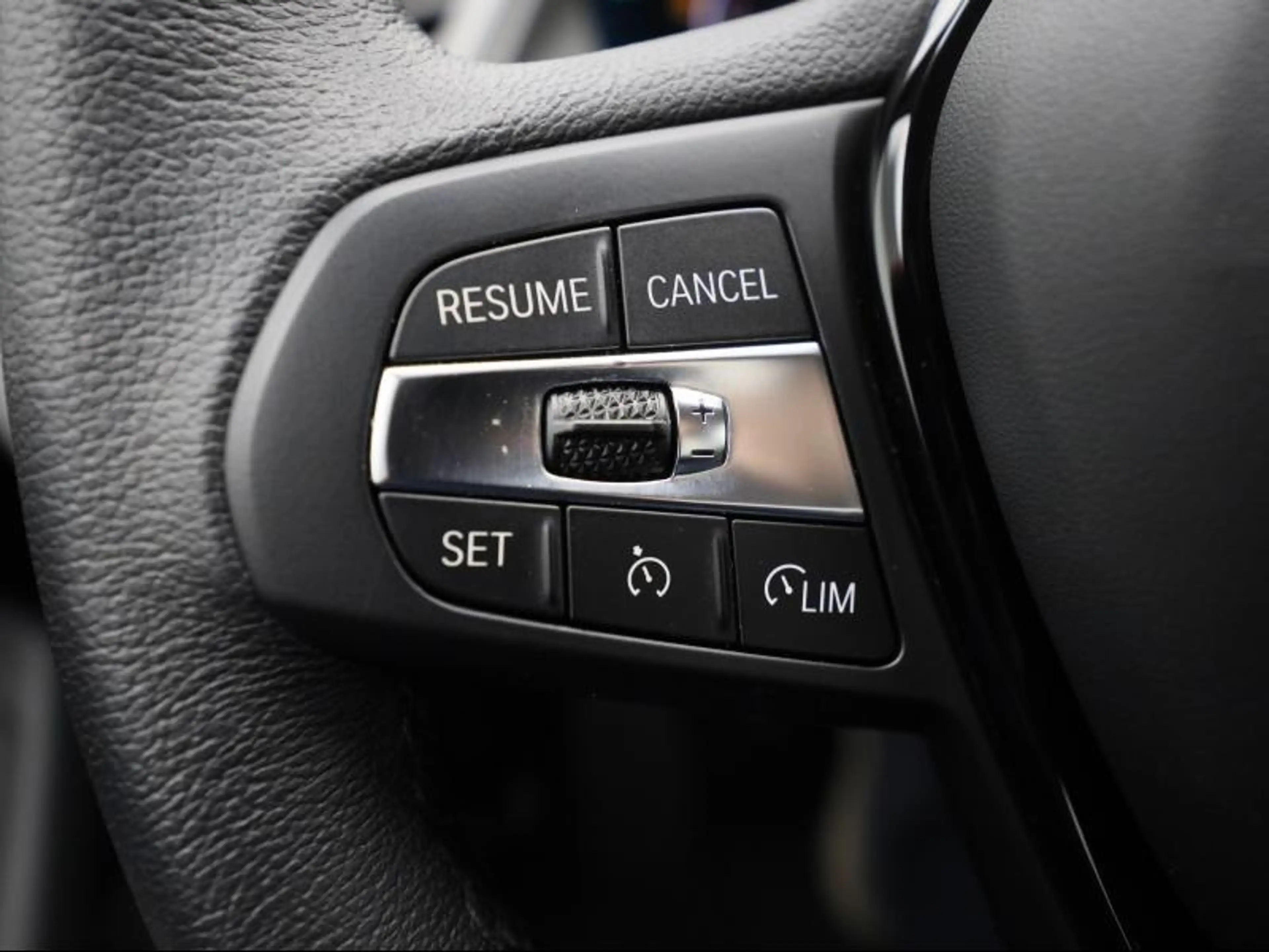 BMW 116 Hatch — photo 11