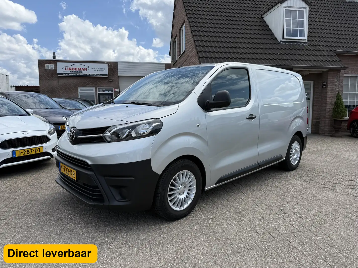 Toyota Proace Compact 1.6 D-4D 3-Pers. Airco Navigatie Leder Org Grijs - 1