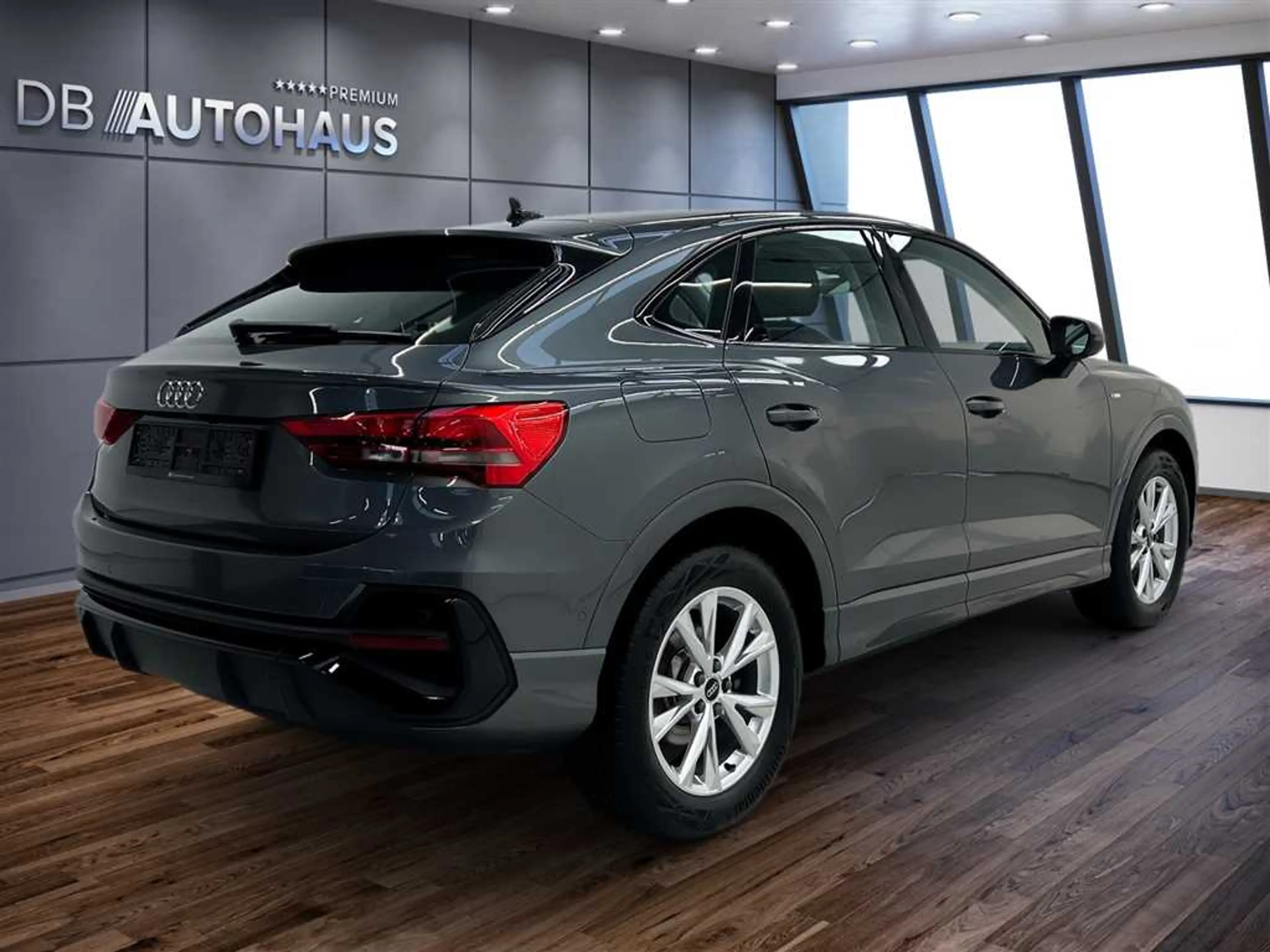 Audi Q3 Sportback S line 35 1.5 TFSI S-tronic — photo 4