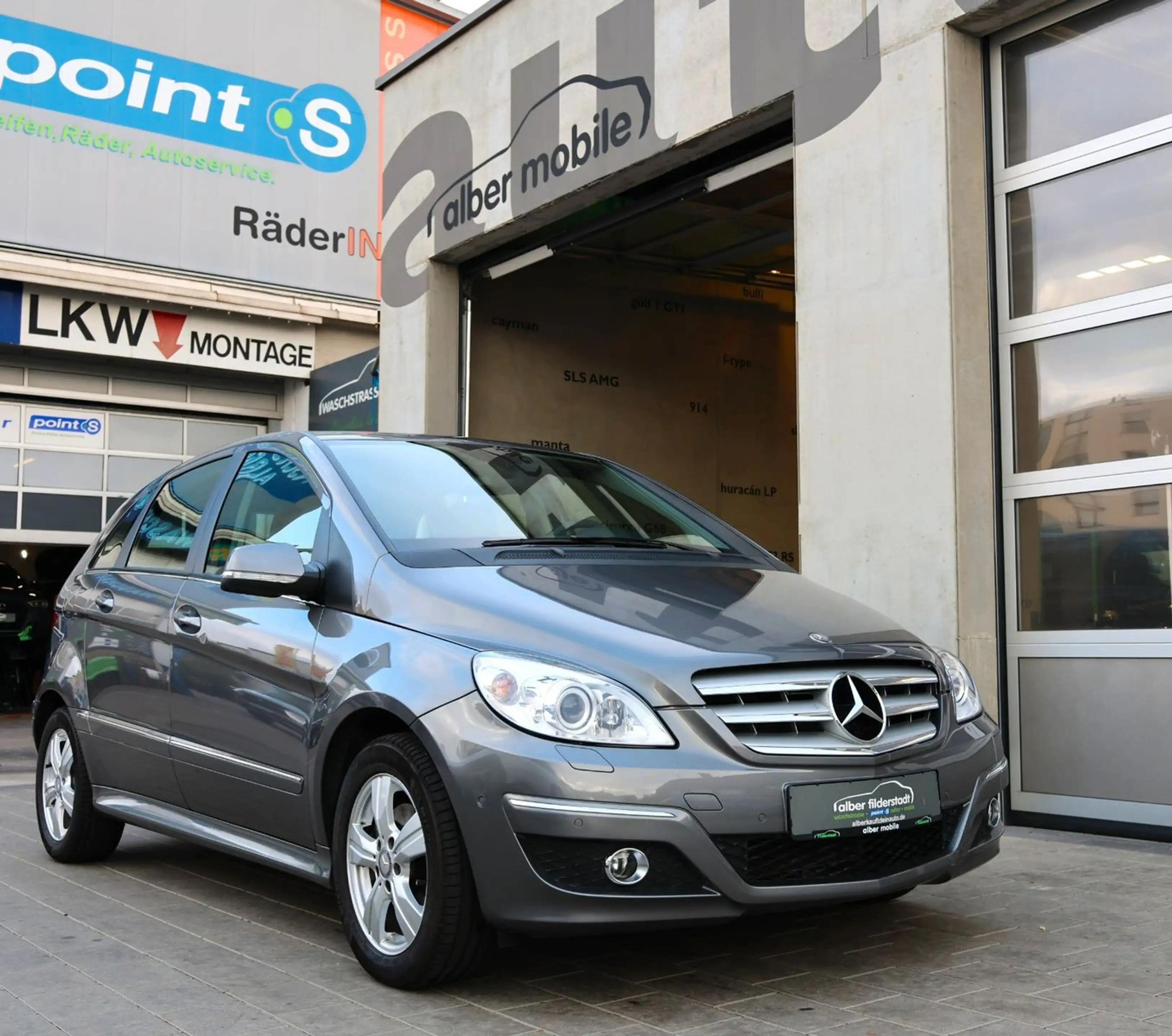 Mercedes-Benz B 200 1HAND,AHK,PDC,TEMP,SHZ