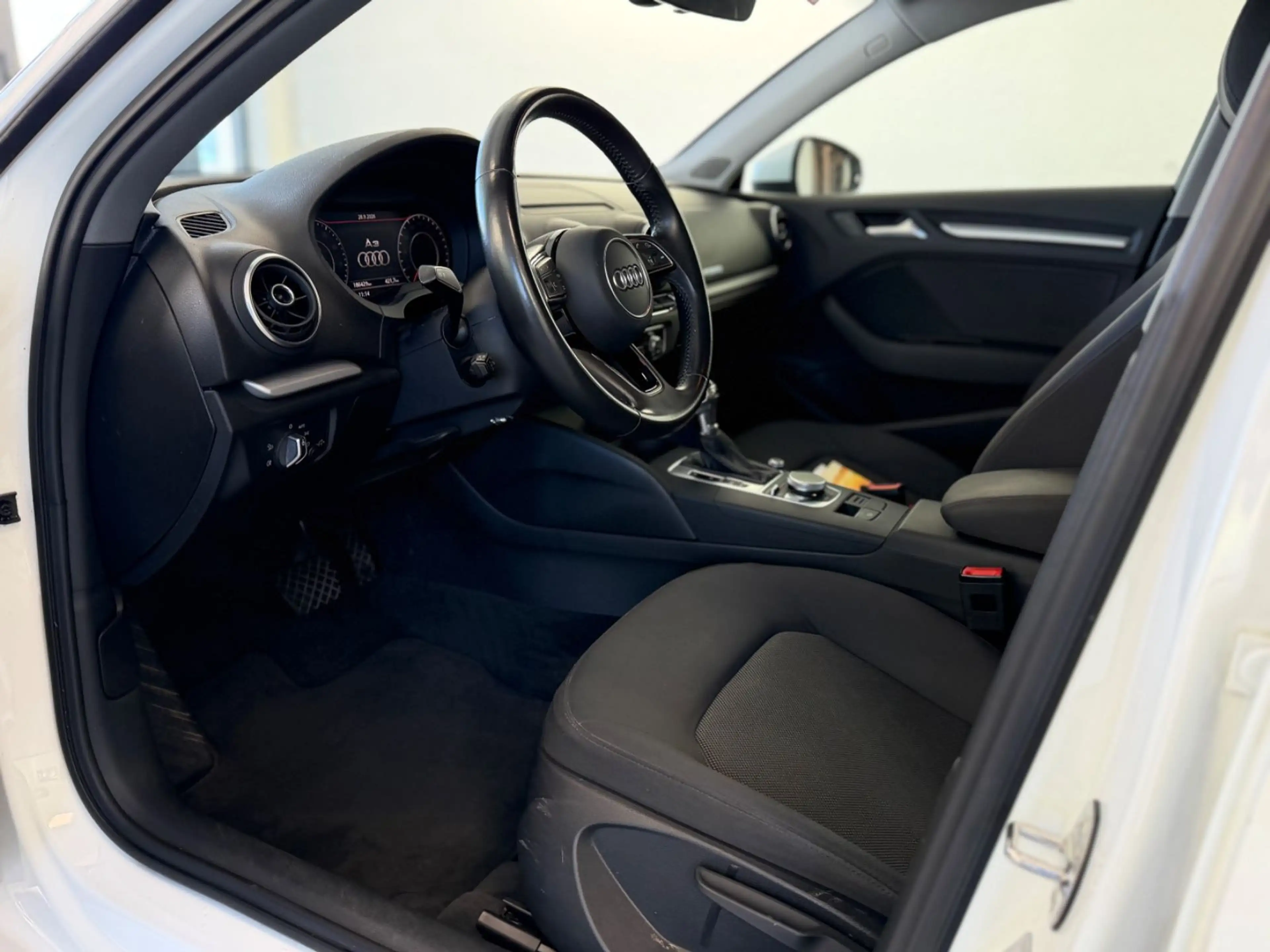 Audi A3 Sportback — photo 11