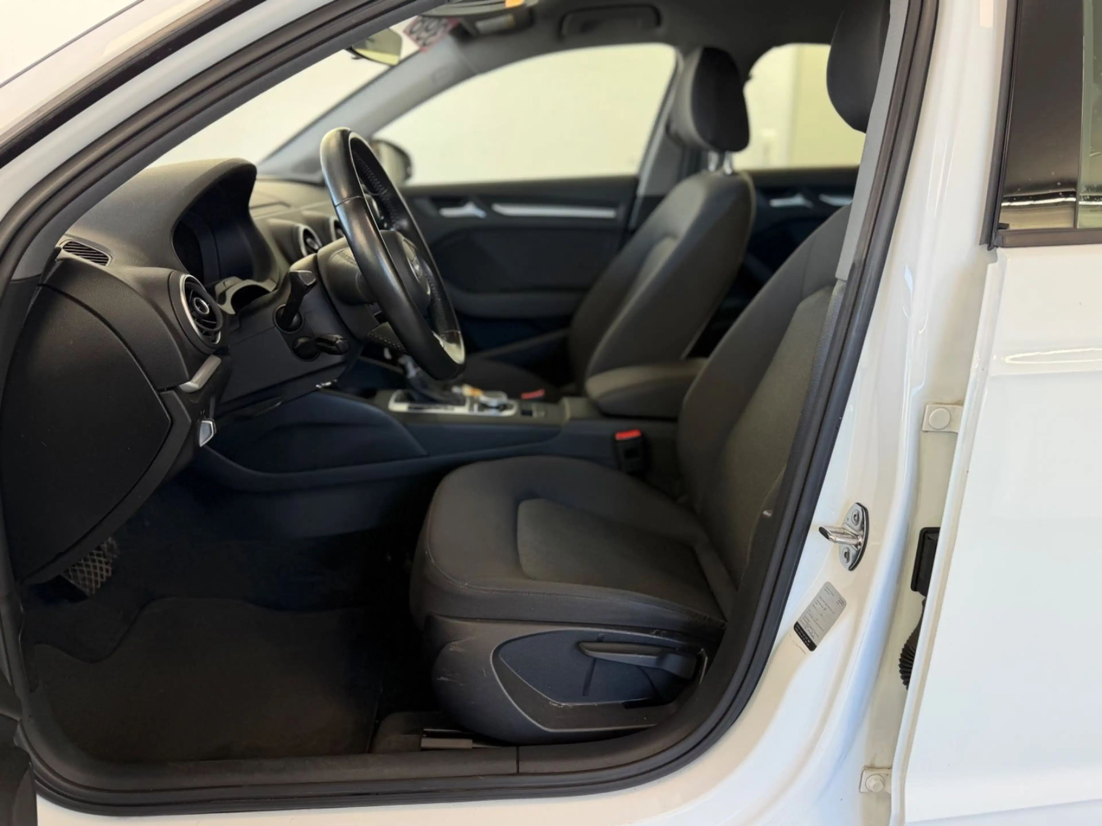 Audi A3 Sportback — photo 9