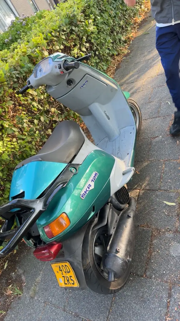 Piaggio SKR 125 super snel Verde - 1
