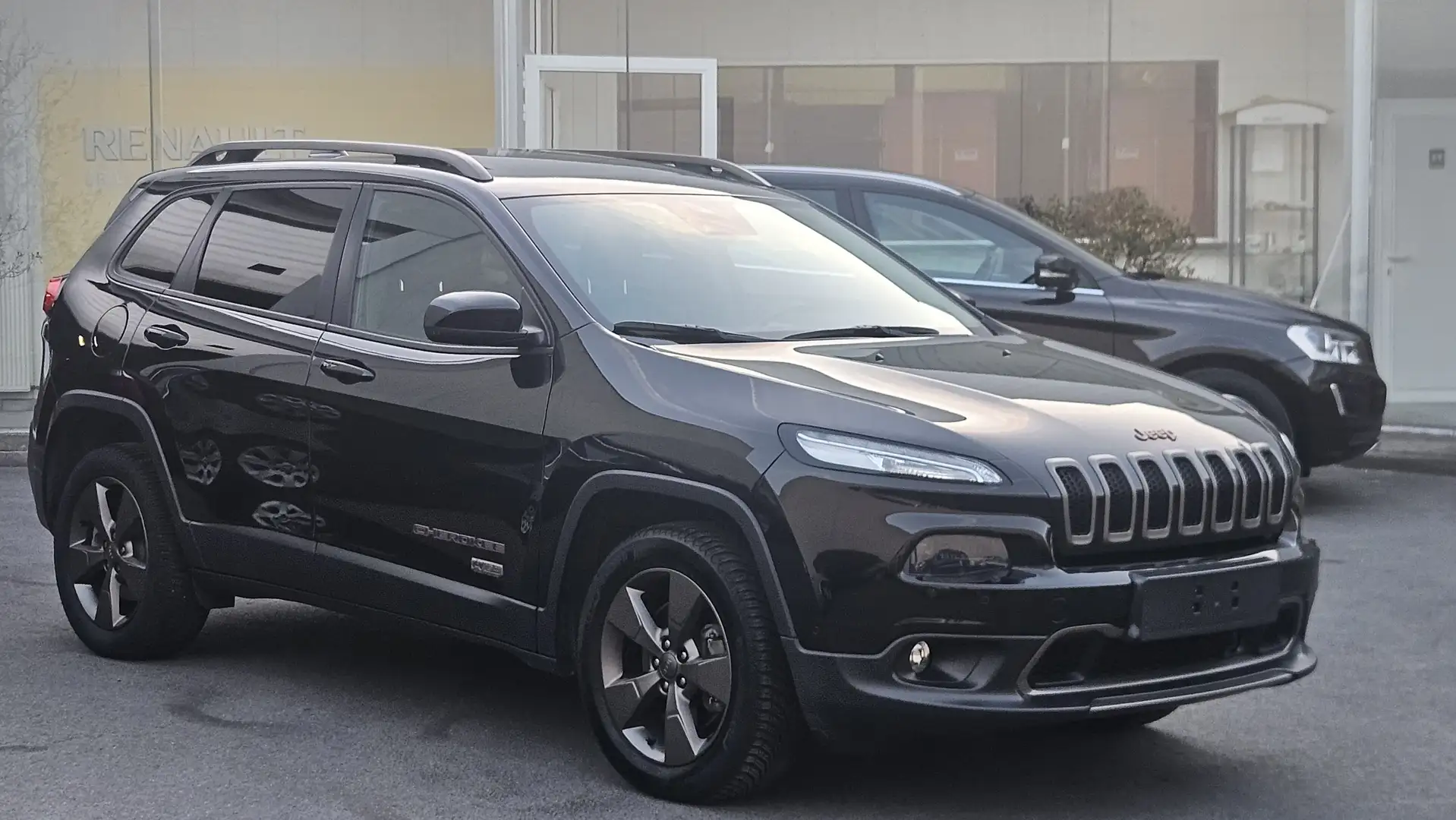 Jeep Grand Cherokee 2.2D 147Kw Full Automatique 4x4 Seventy five years Černá - 2