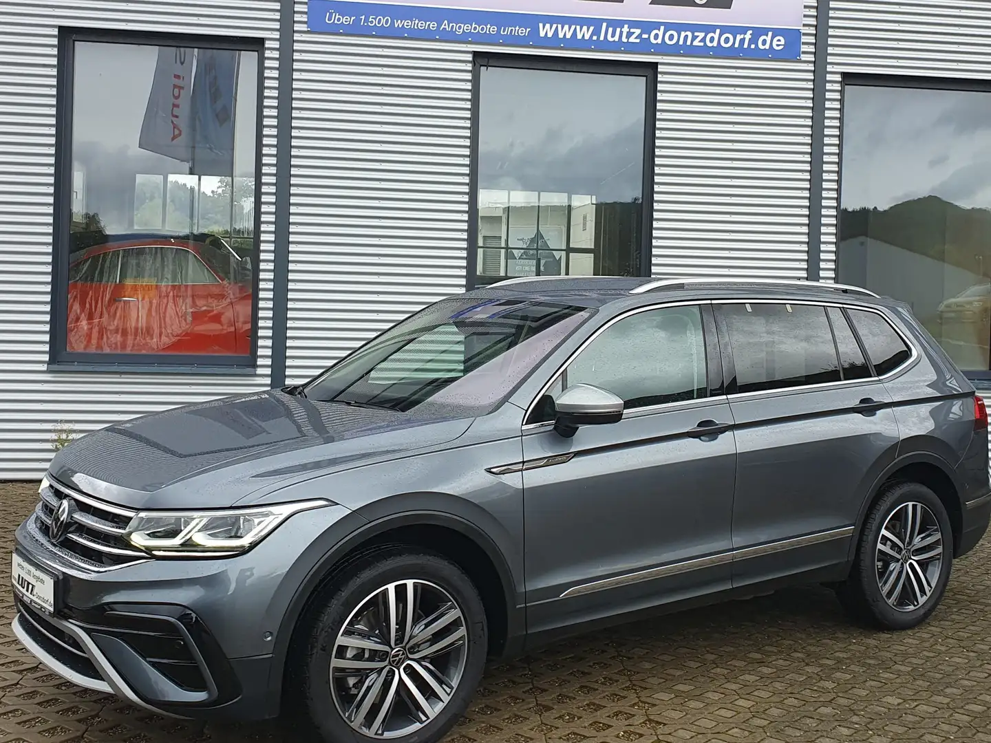 Volkswagen Tiguan Allspace 2.0 TSI OPF 4Motion DSG Elegance Grau - 1