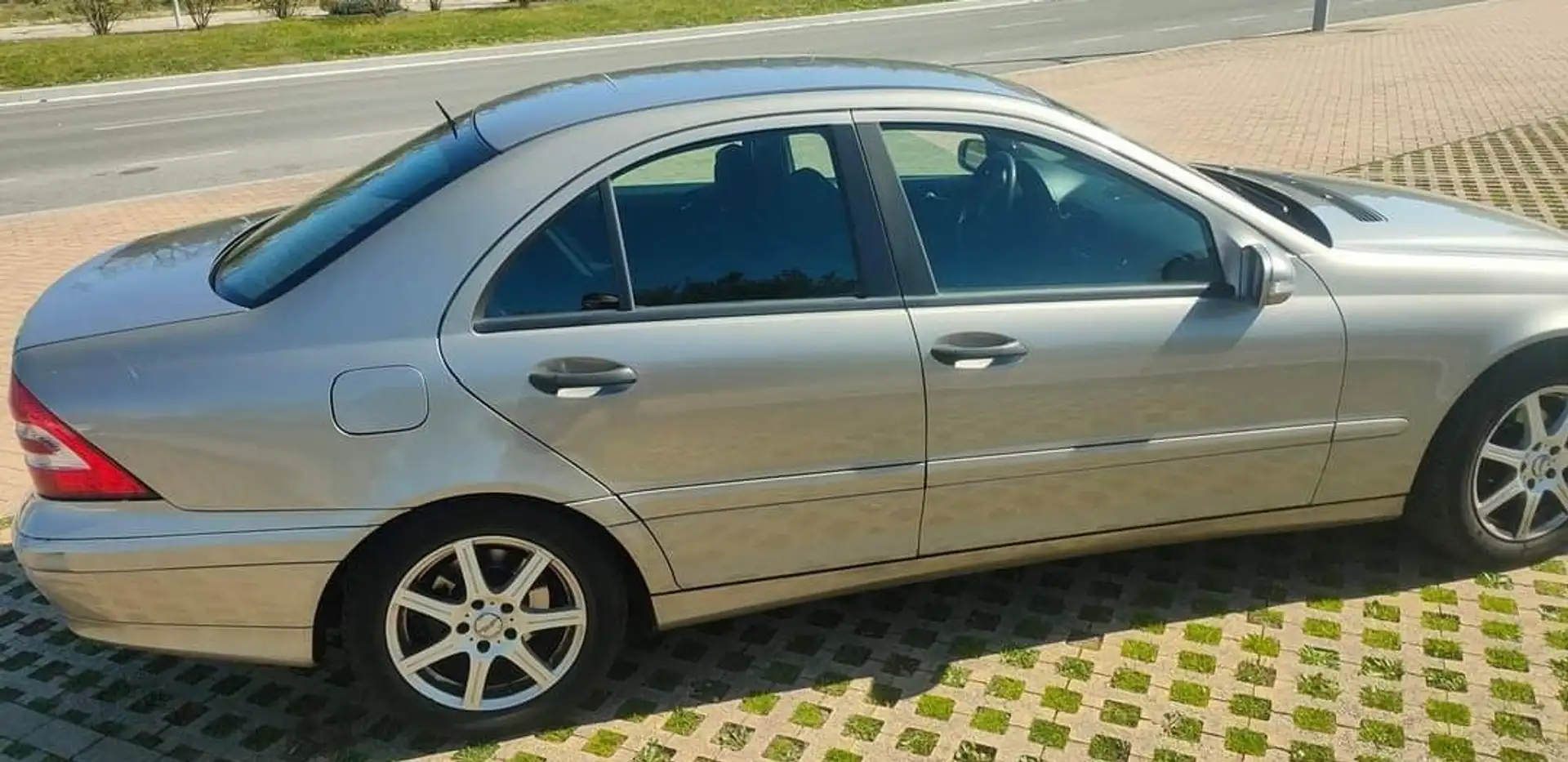Mercedes-Benz C 200 Familiar CDI Avantgarde - 2