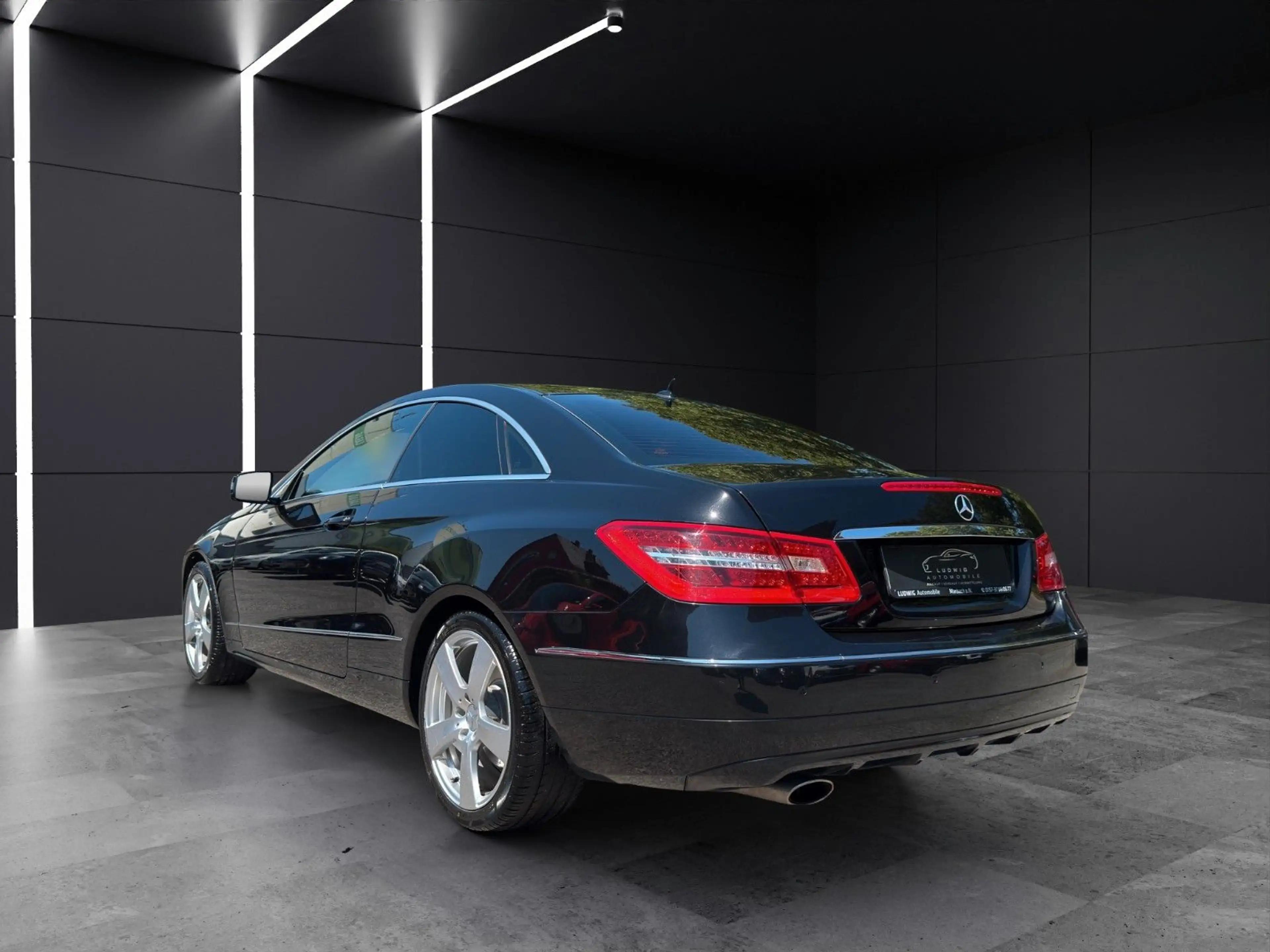 Mercedes-Benz E 250 Coupé E 250 BlueEFFICIENCY AVANTGARDE — photo 5