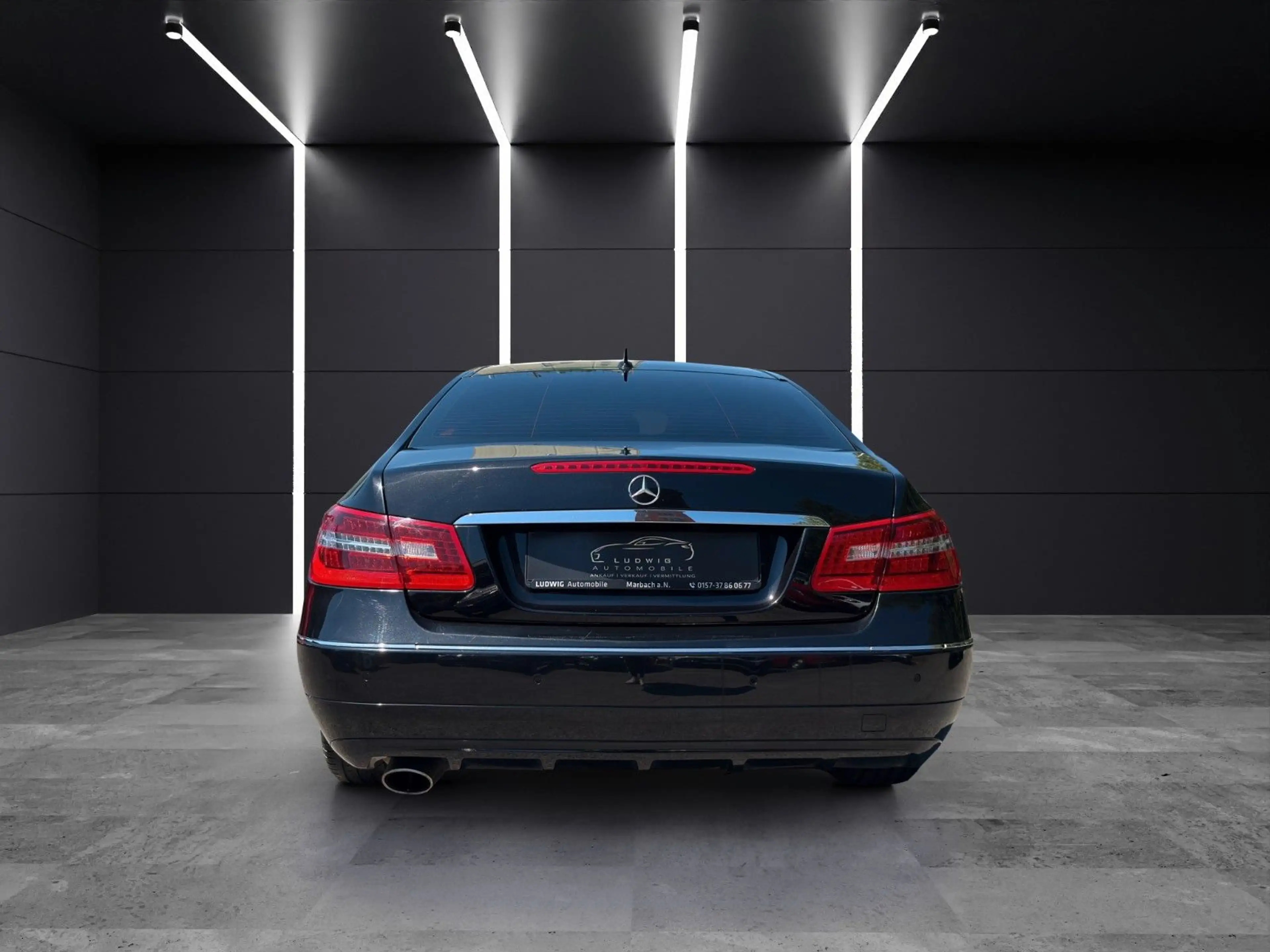 Mercedes-Benz E 250 Coupé E 250 BlueEFFICIENCY AVANTGARDE — photo 6