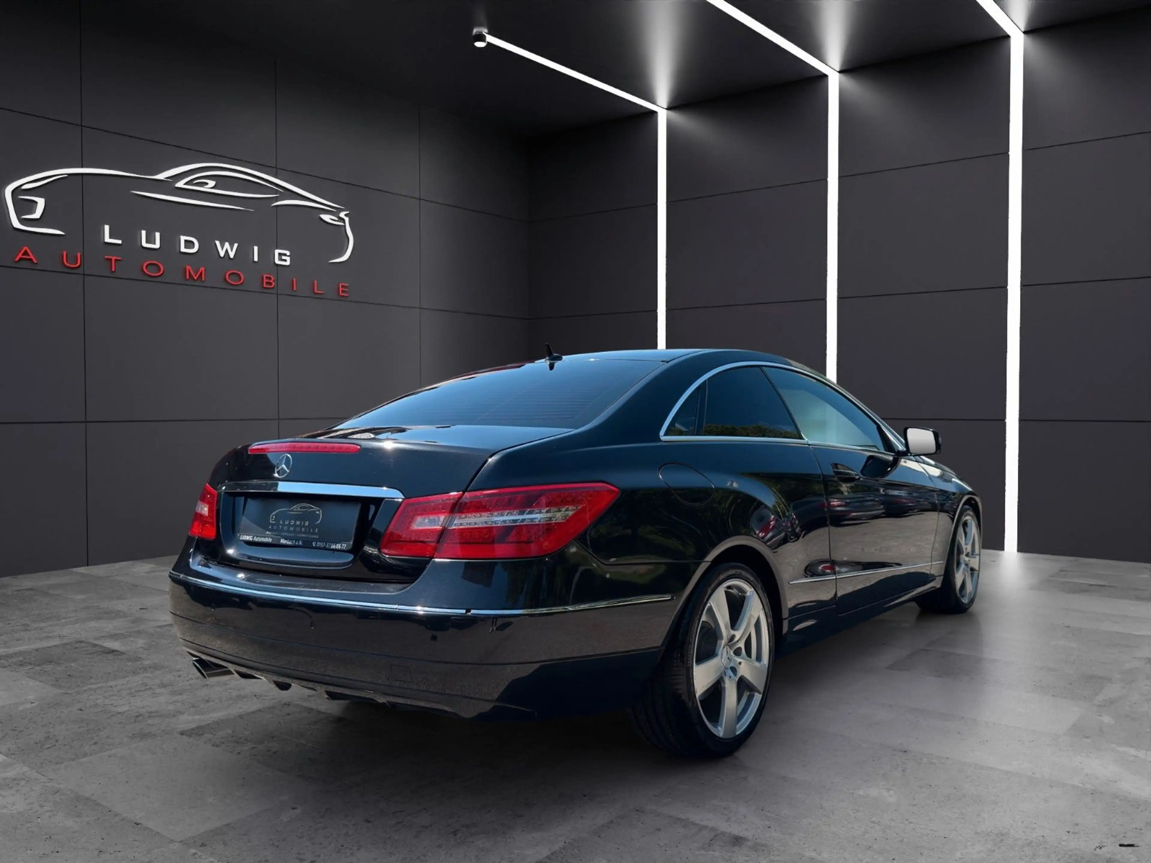 Mercedes-Benz E 250 Coupé E 250 BlueEFFICIENCY AVANTGARDE — photo 7