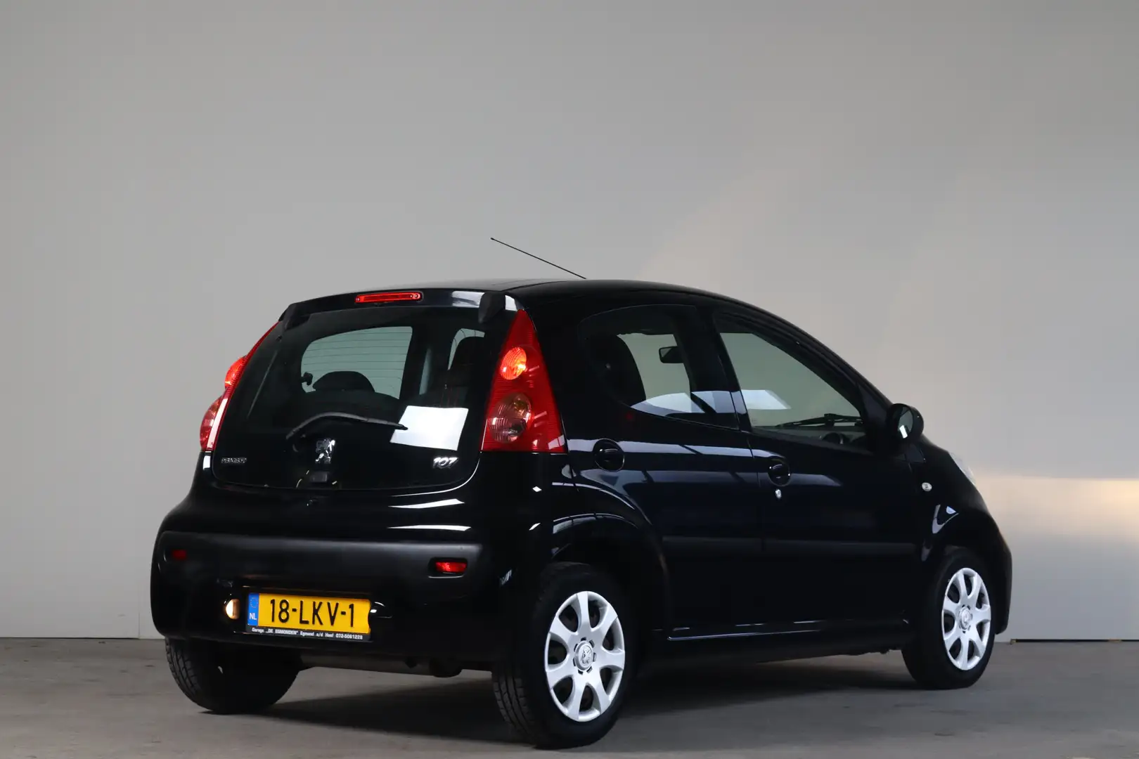 Peugeot 107 1.0-12V XS - NL- Auto!! Airco I Radio-CD Noir - 2