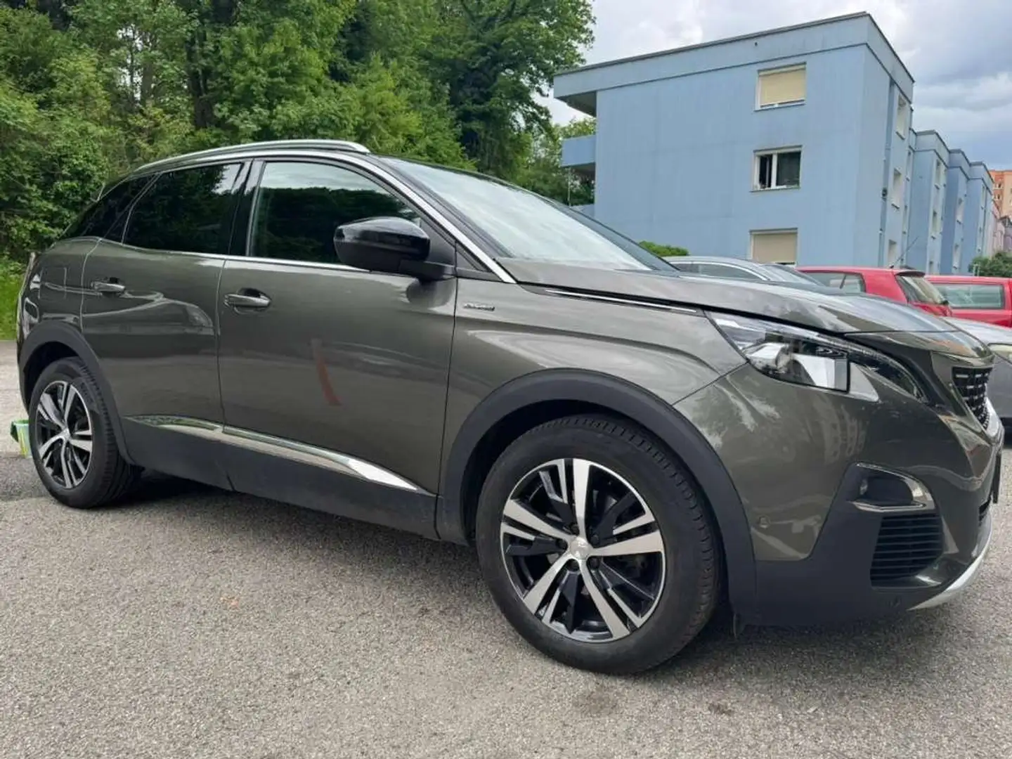 Peugeot 3008 3008 1,5 BlueHDi 130 S Grau - 2