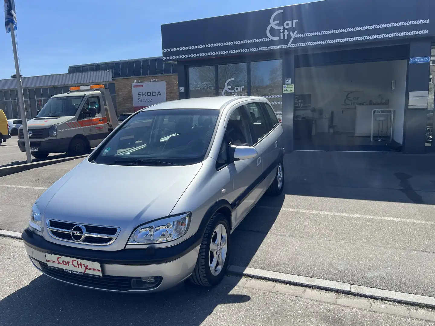 Opel Zafira 1.8 Njoy*SitzH*7-Sitzer*147Tkm*Klima*Tüv-Neu Silber - 1
