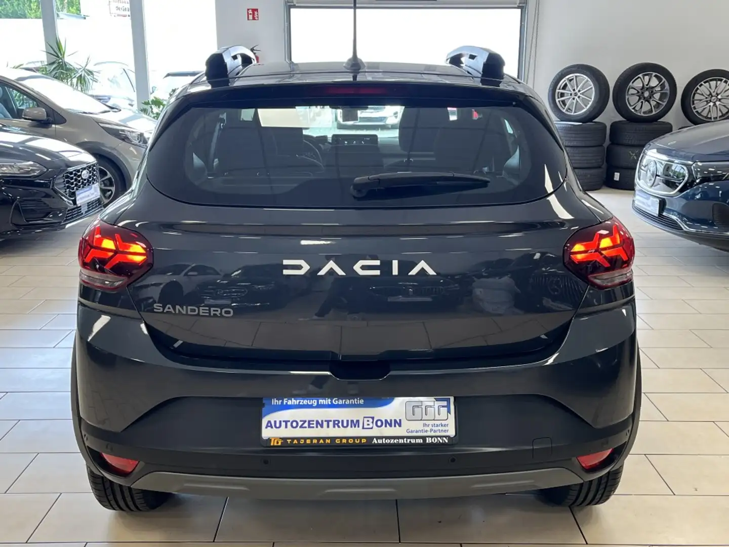 Dacia Sandero Stepway Expression*LPG*Winterpaket*R.Cam Grau - 2