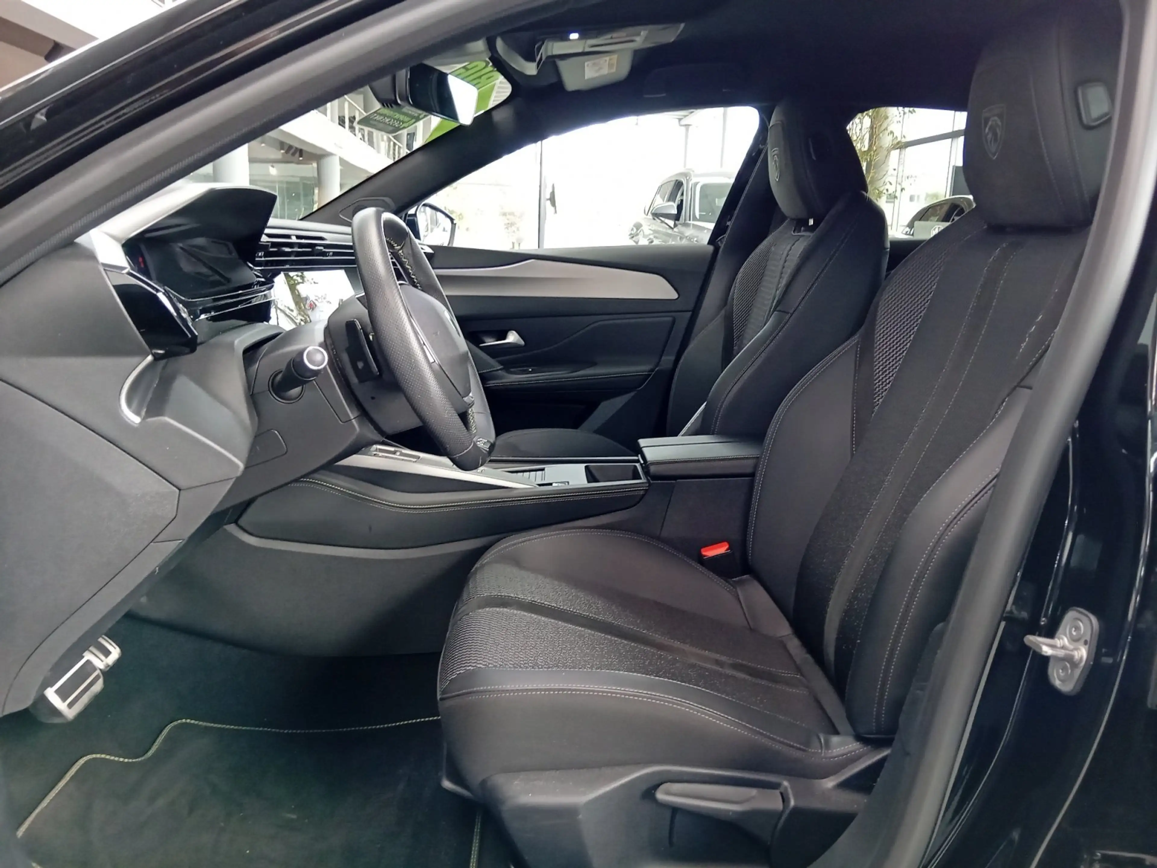 Peugeot 308 1.2 PureTech 130 GT ACC+LED+Navi+2xKlima+LM — photo 12