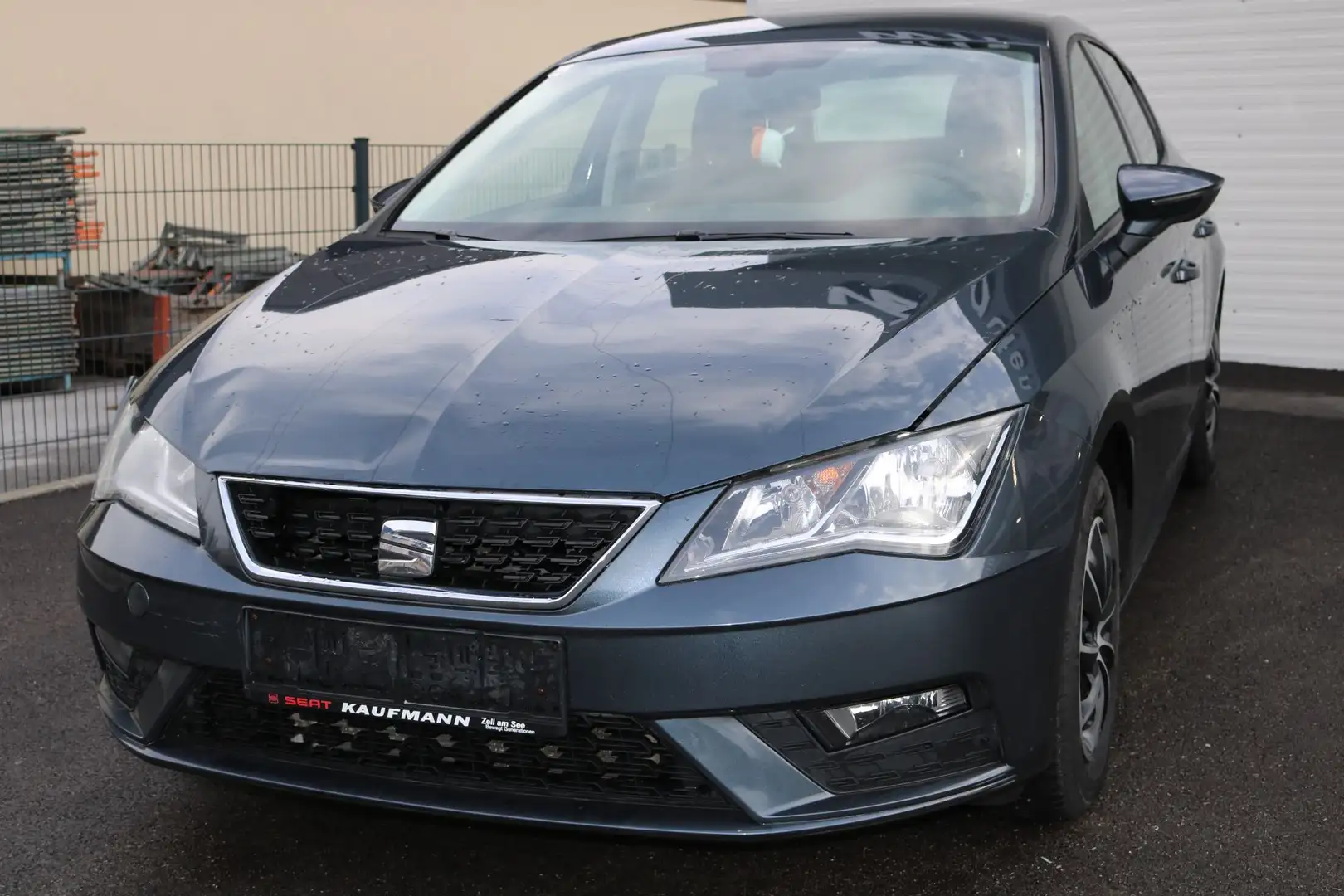 SEAT Leon Reference 1,0 TSI Grau - 1