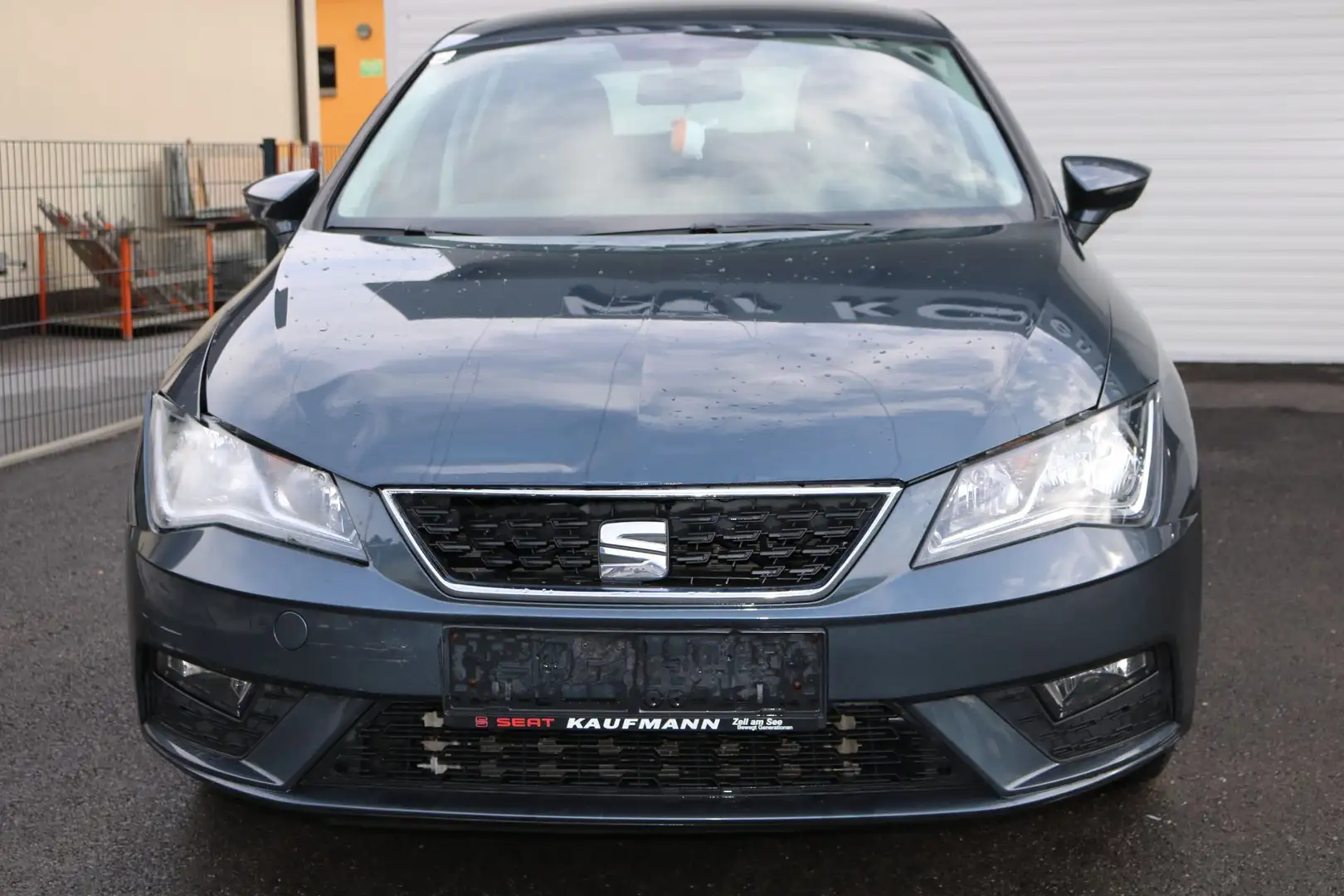 SEAT Leon Reference 1,0 TSI Grau - 2