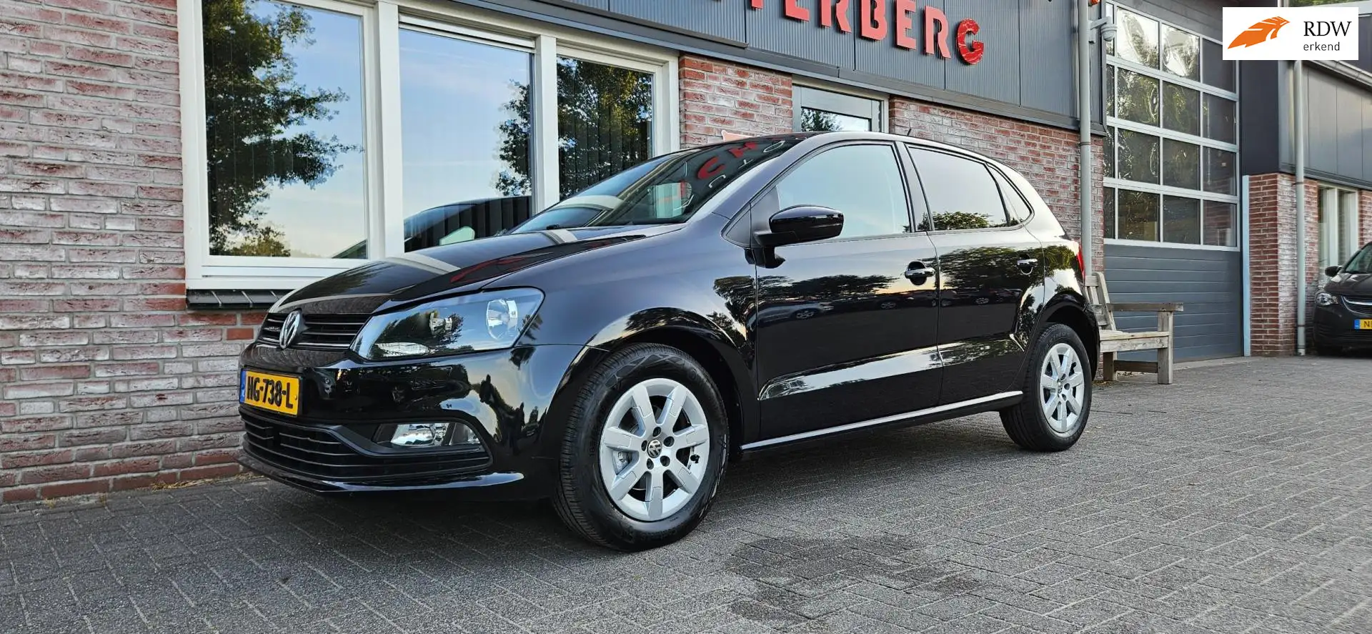 Volkswagen Polo 1.2 TSI Comfortline Automaat! 5-Deurs! Airco! Crui Zwart - 1