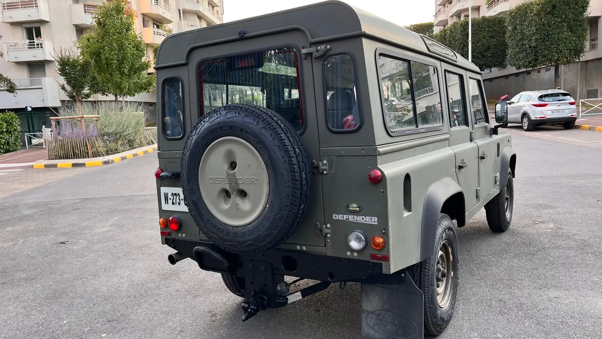 Land Rover Defender 110 Station Wagon E 76.800kms Zielony - 2