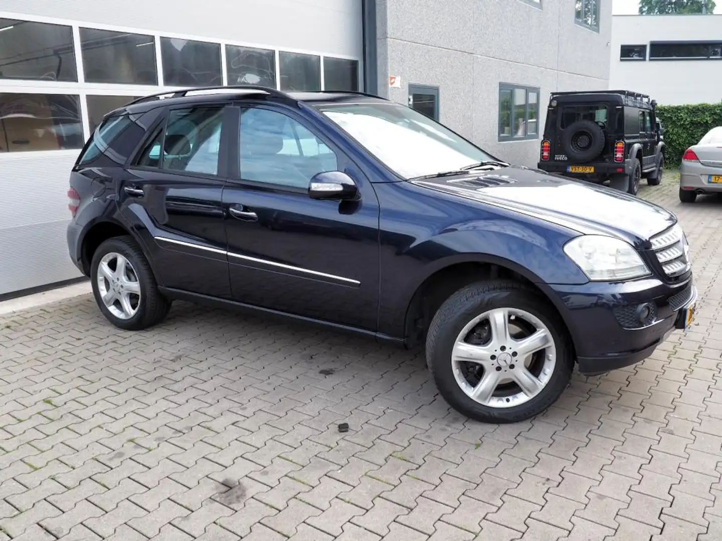 Mercedes-Benz ML 350 3.5 V6 CLIMA CRUISE SCHUIFDAK TREKH. PARKEER S. Albastru - 1