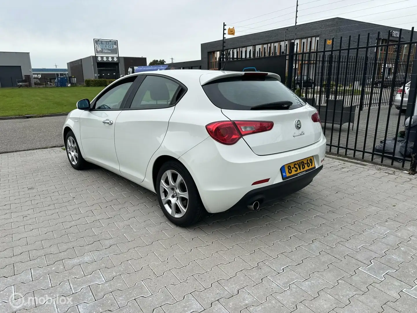 Alfa Romeo Giulietta 1.6 JTDm Distinctive Wit - 2