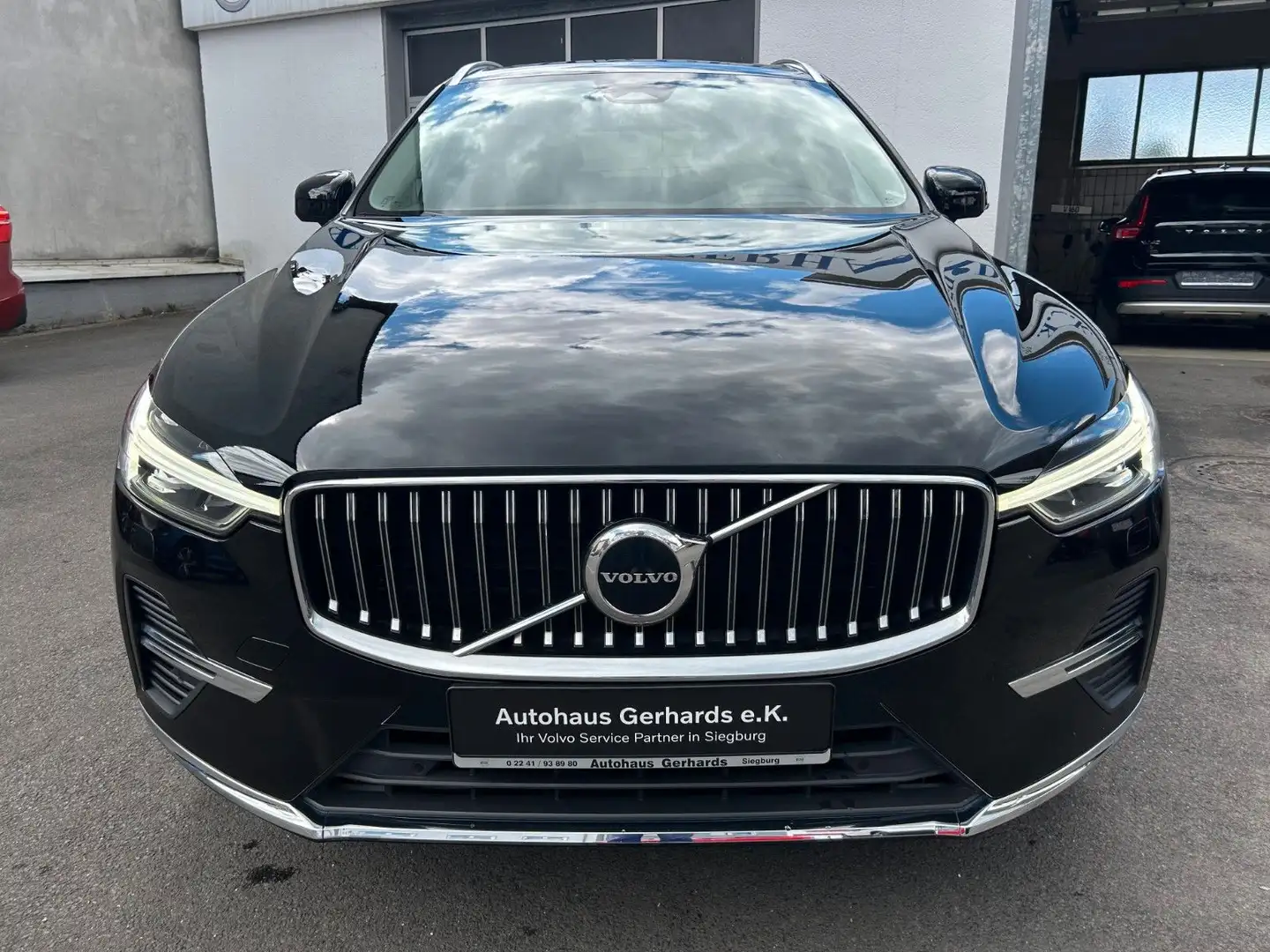 Volvo XC60 Plug-In-Hybrid T6 AWD Inscription, Voll-LED Zwart - 2