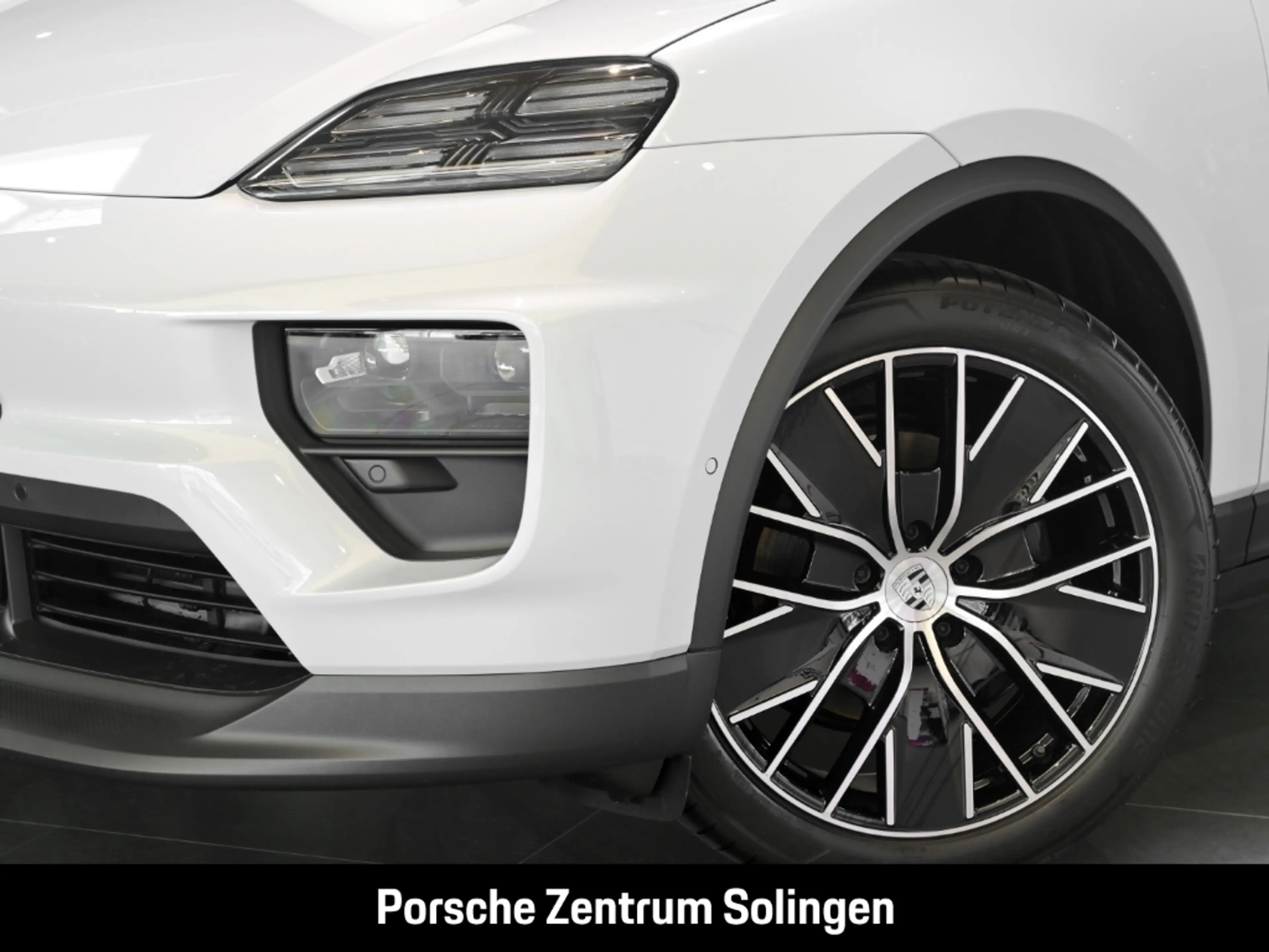 Porsche Macan Electric PANO LUFT BOSE HEAD-UP MATRIX — photo 6