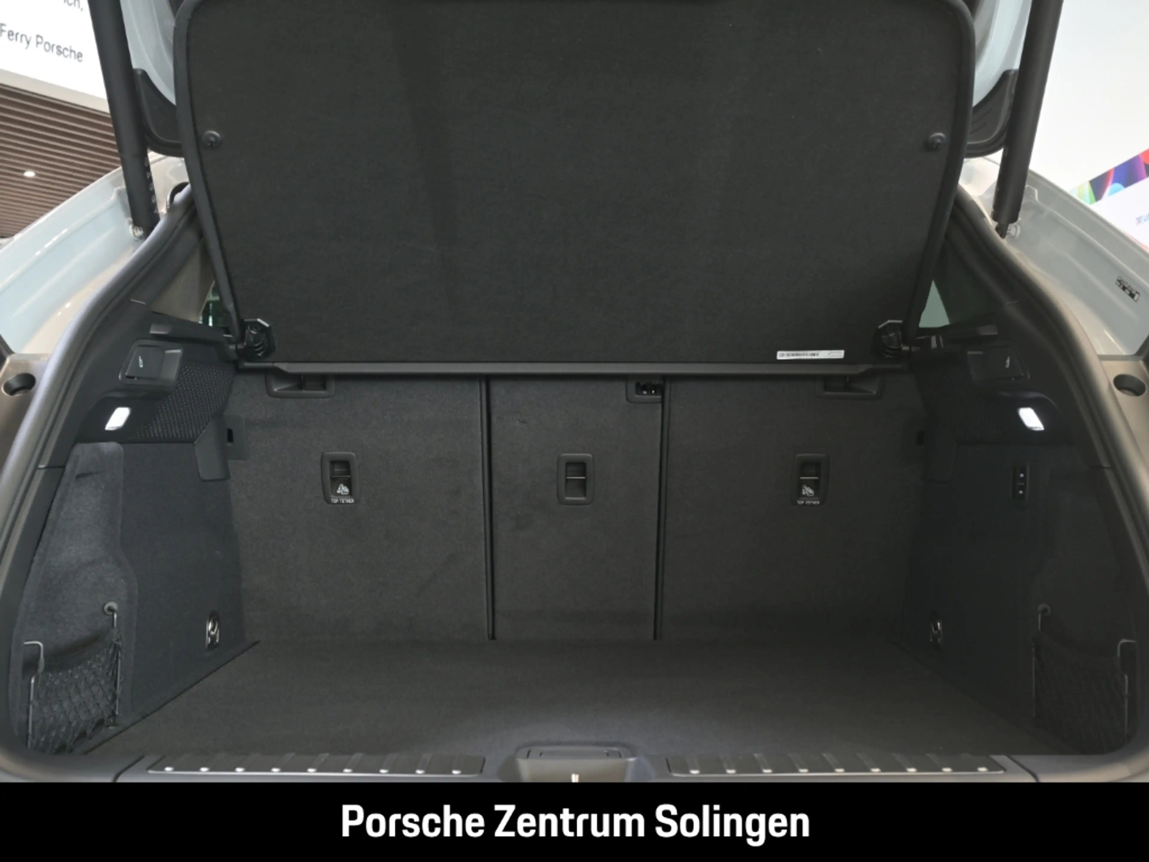 Porsche Macan Electric PANO LUFT BOSE HEAD-UP MATRIX — photo 10