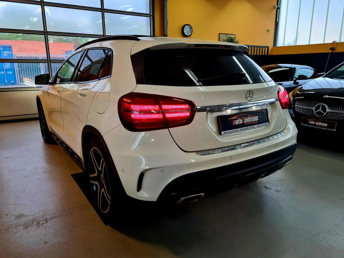 Mercedes-Benz GLA 220 7G 4M*AMG*Night*OffRd*Pano*Standhzng*LED Weiß - 2
