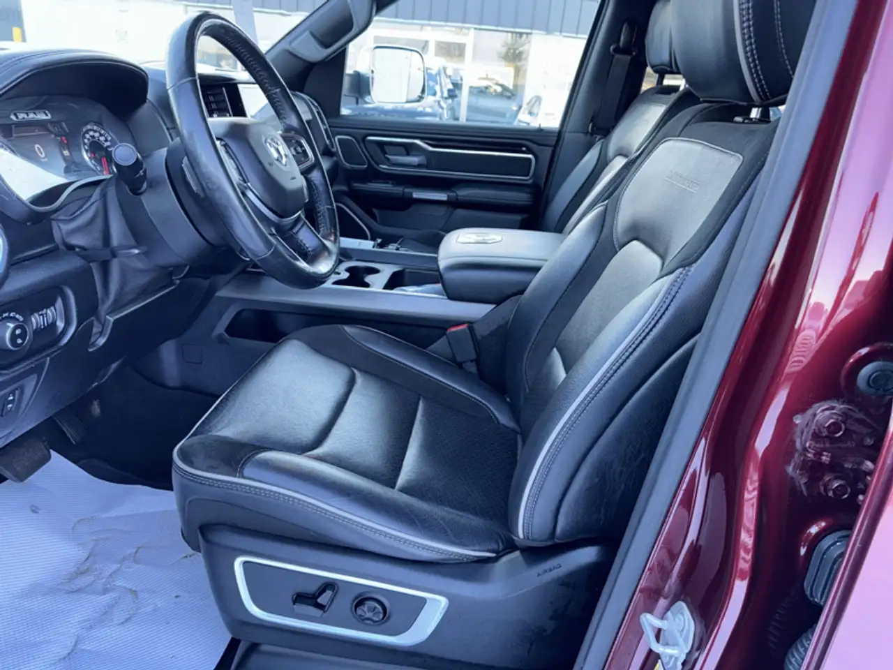 RAM 1500 снимка RAM 1500