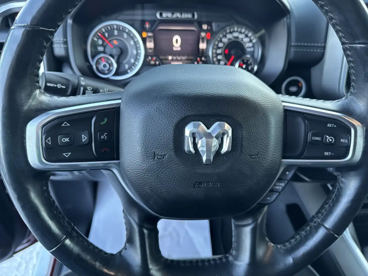 RAM 1500 снимка RAM 1500