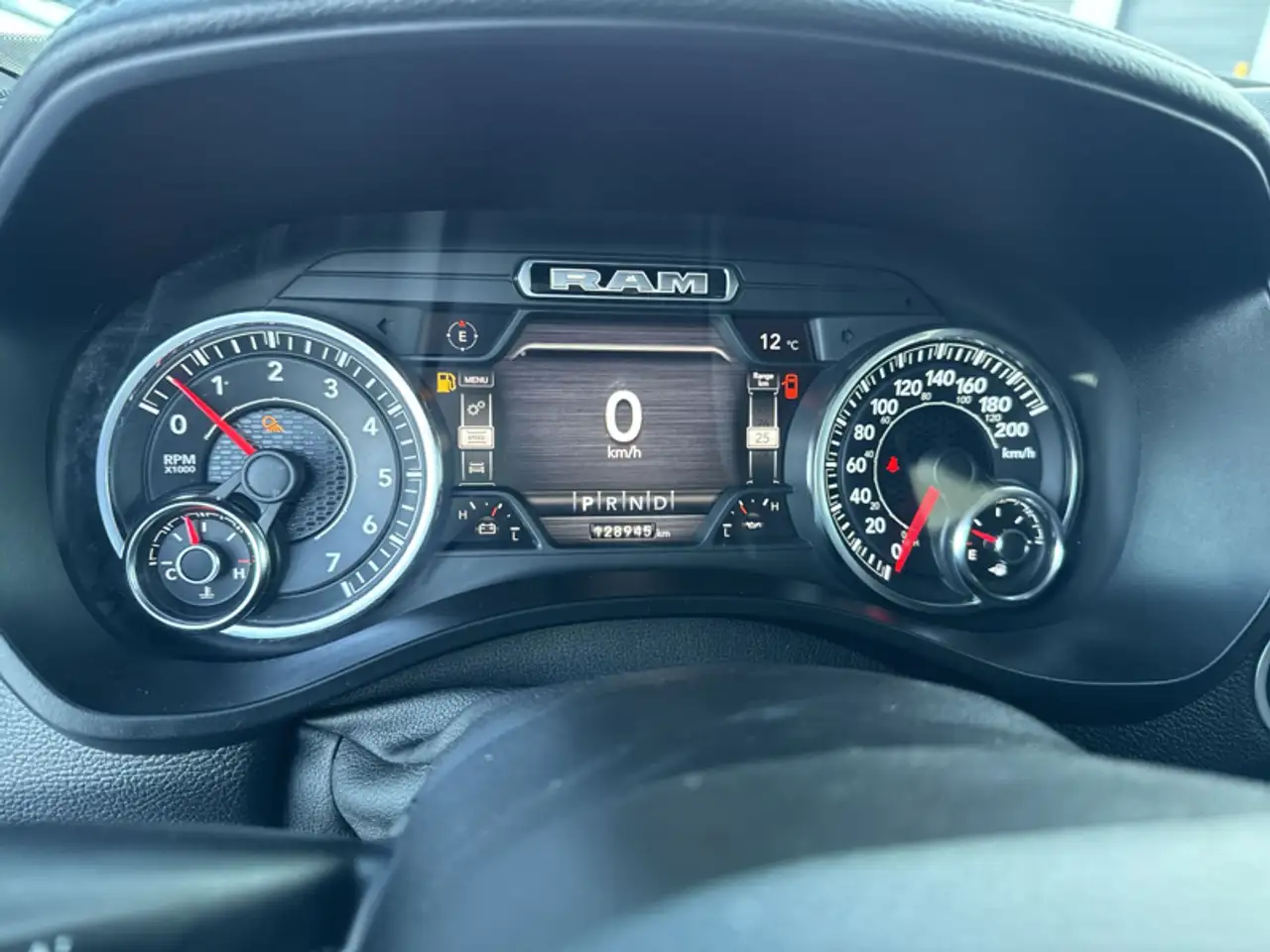 RAM 1500 снимка RAM 1500