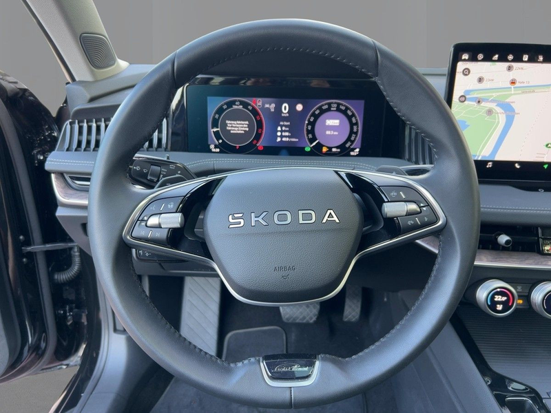 Skoda Superb Combi 2.0 TDI DSG 4x4 L&K AHK Panorama — photo 9
