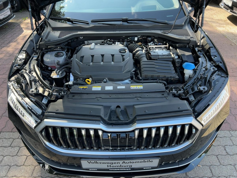 Skoda Superb Combi 2.0 TDI DSG 4x4 L&K AHK Panorama — photo 12