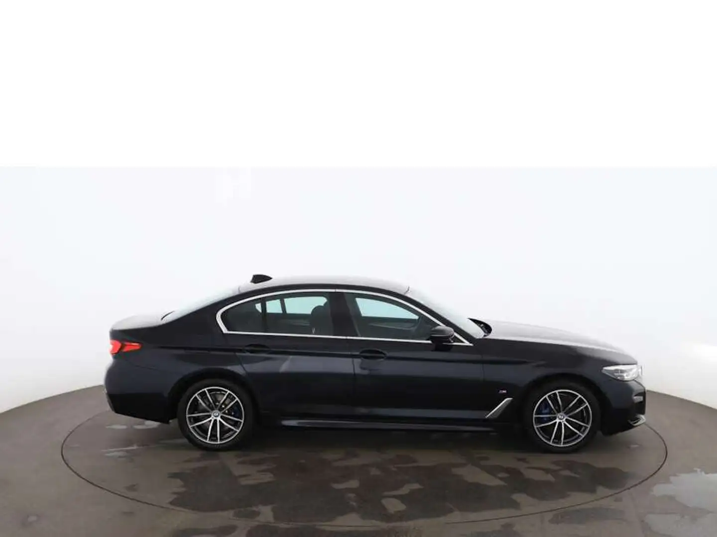 BMW 530 e xDrive M-Sport Aut LED NAVI SITZHZG R-CAM Schwarz - 2