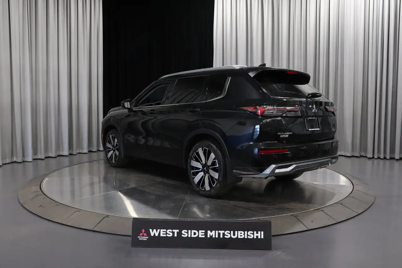 Mitsubishi Outlander снимка Mitsubishi Outlander