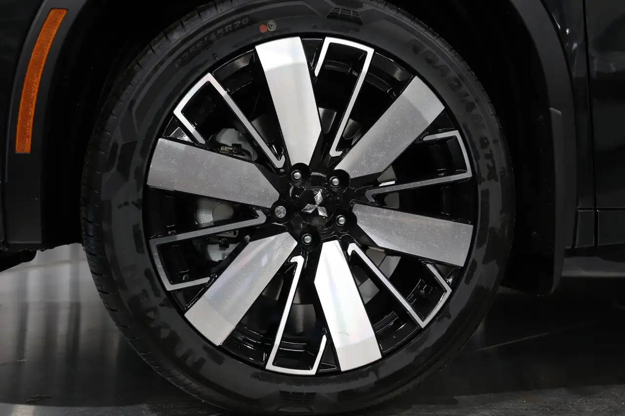 Mitsubishi Outlander снимка Mitsubishi Outlander