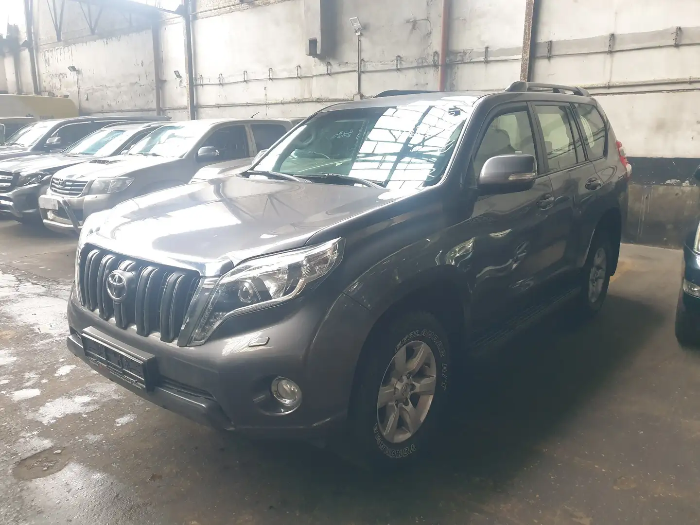 Toyota Land Cruiser Land Cruiser 2.8 D-4D Comfort A/T Gris - 2