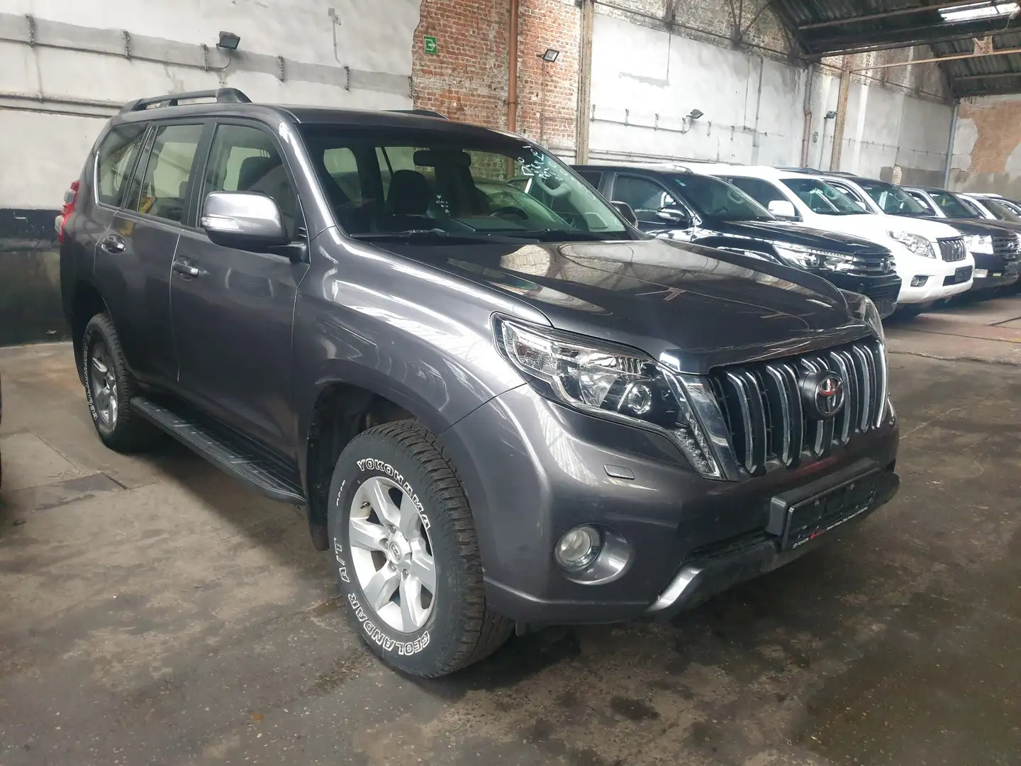 Toyota Land Cruiser Land Cruiser 2.8 D-4D Comfort A/T Gris - 1