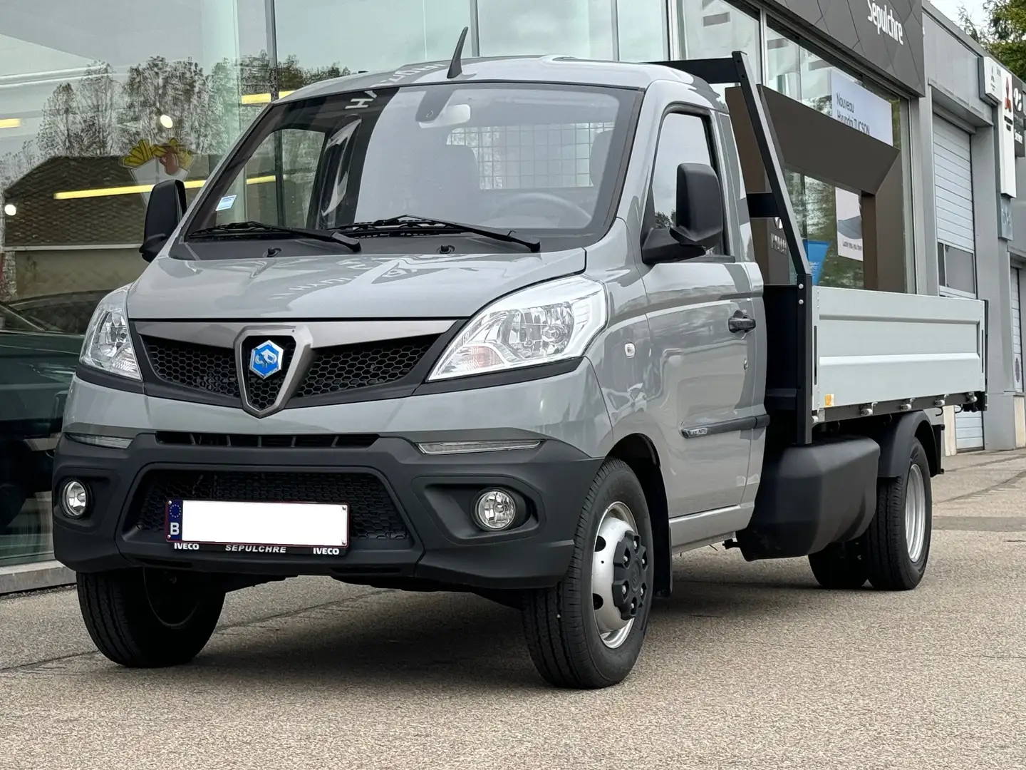 Piaggio Porter NP6 LPG/ LONG RANGE benne basculant 21.900EUR HTVA Grijs - 1