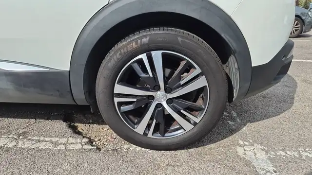 Peugeot 3008 view 19