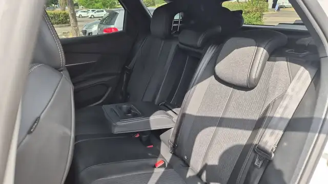 Peugeot 3008 view 9