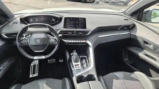 Peugeot 3008 view 11