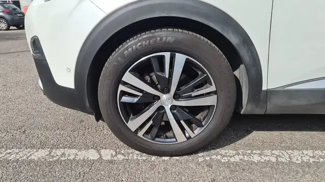 Peugeot 3008 view 18