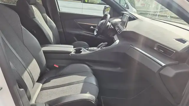 Peugeot 3008 view 25