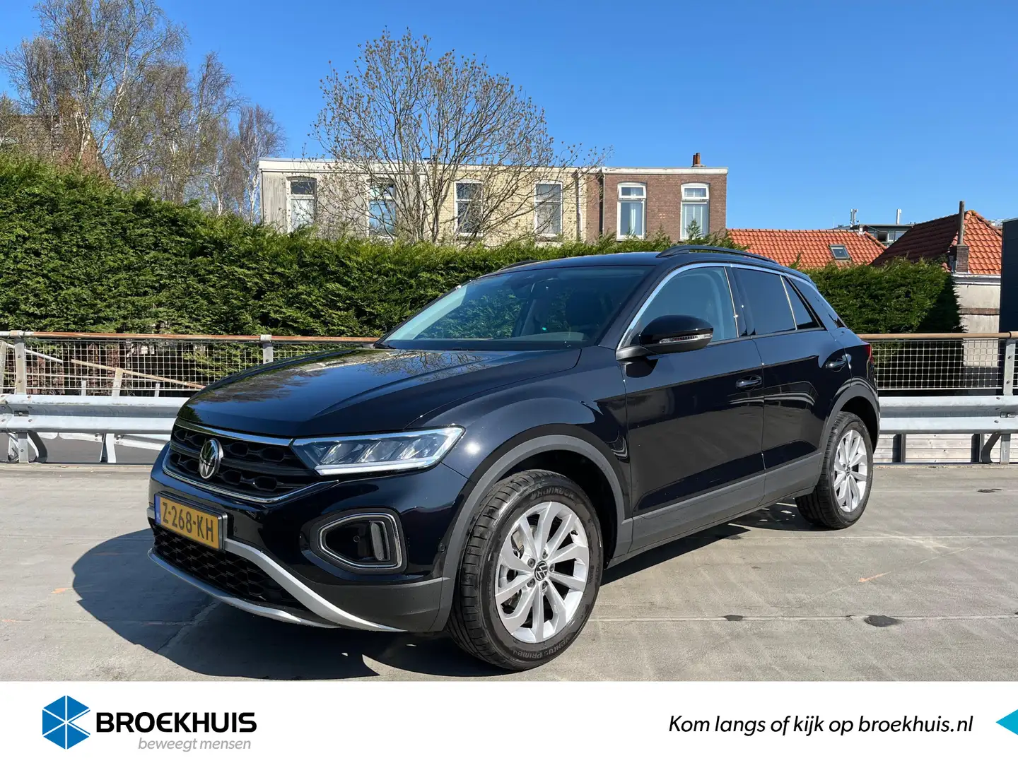 Volkswagen T-Roc 1.0 TSI 115 pk Life Edition | Comfort pakket | App Zwart - 1